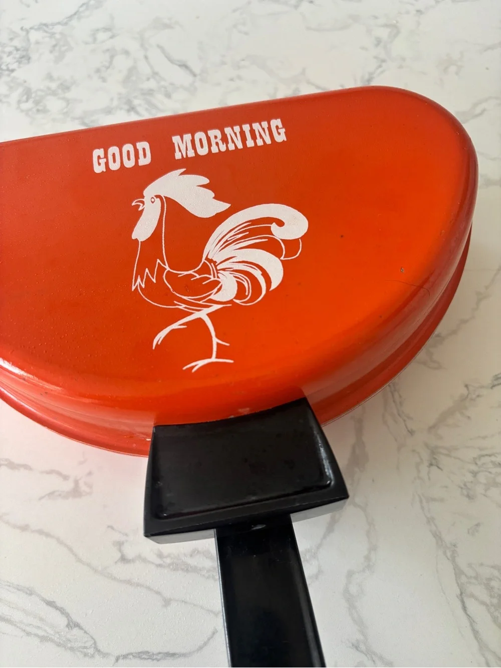 Good Morning Red Rooster Omlet Maker